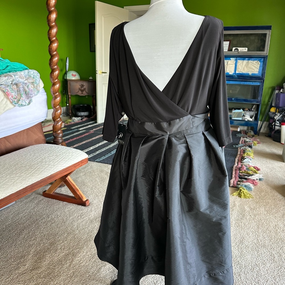 Adrianna Papell Plus Size Classic Black Fit and Flare Dress NWT - Picture 2 of 5